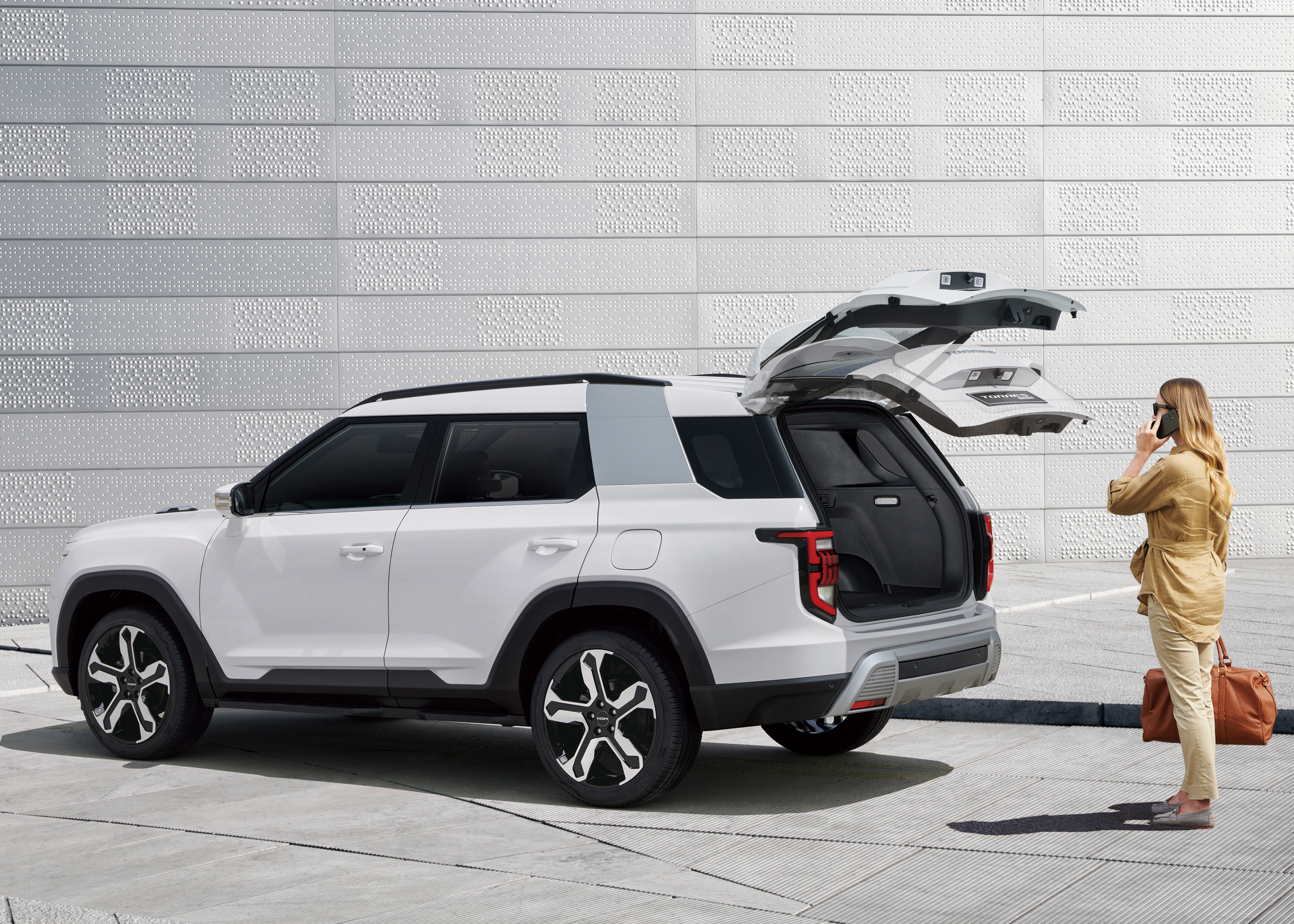 Kgm Torres Hybrid Overview Design10